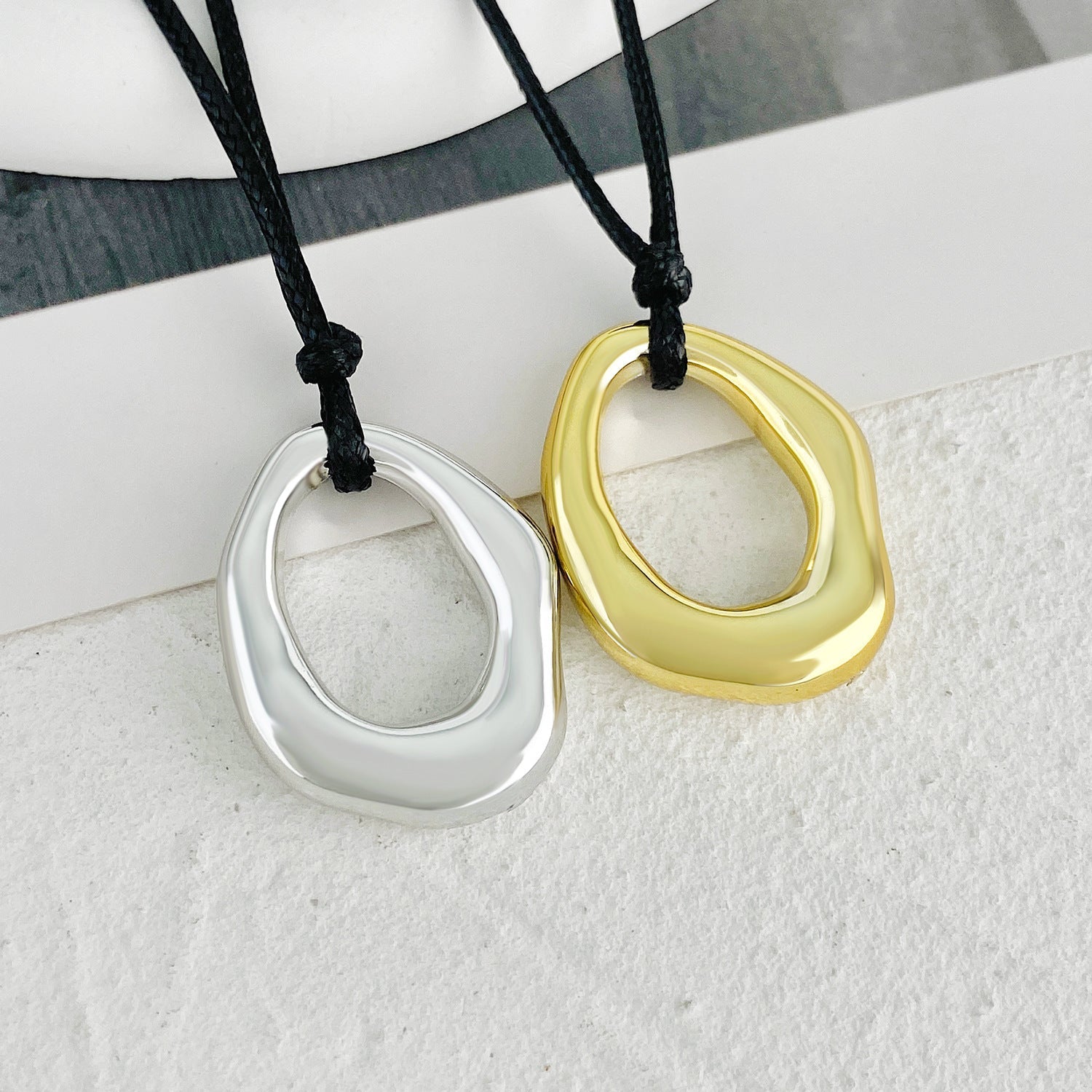 Irregular With Personality Heart-shaped Hollow Pendant Necklace For Women