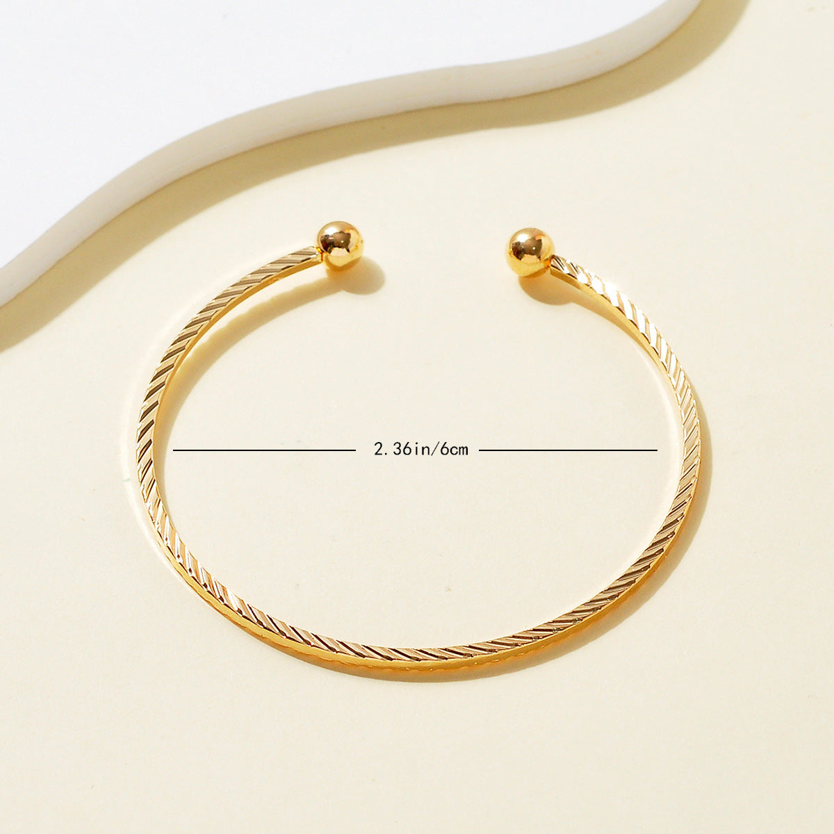 Metal Twist Geometric Knot Winding Hollow Open-end High-grade Light Luxury Personality Fashion Ladies' Bracelet