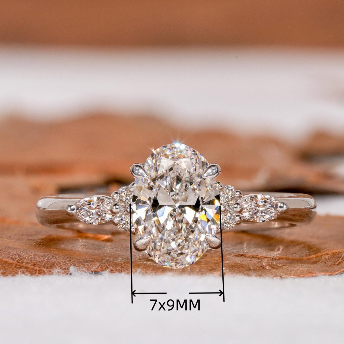 Shiny Diamond-encrusted Big Diamond Wedding Diamond Ring