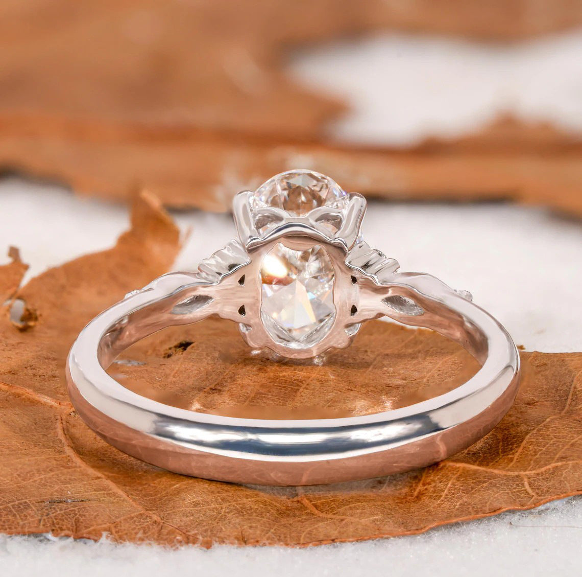 Shiny Diamond-encrusted Big Diamond Wedding Diamond Ring